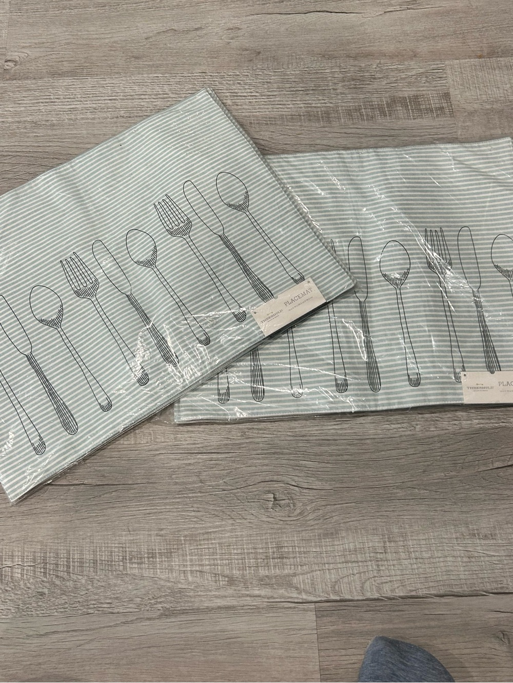 8 Threshold placemats